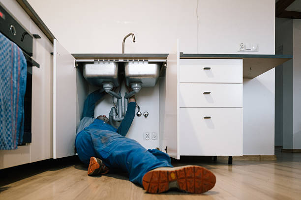 Professional Leak Detection technician working in Oreana, IL